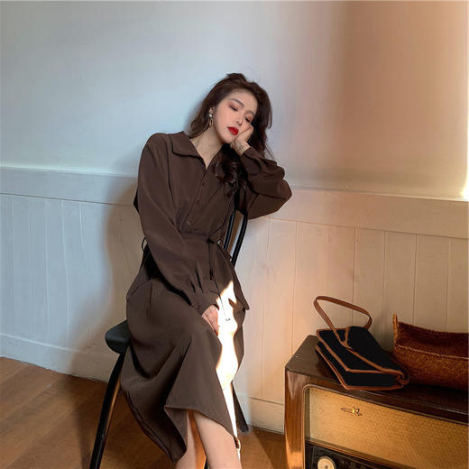 【采用收腰设计，展现女性迷人曲线美！】2023早秋季新款，法式气质复古赫本风长裙，收腰黑色衬衫连衣裙女lm 商品图2