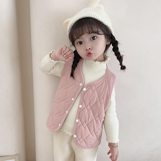 【秋冬季佳品，儿童必备！】不怕冷，暖心护航；宝宝马甲，内穿背心，夹棉温暖加持；坎肩设计，时尚实用；加绒加厚，温度满点。赶紧入手，给宝贝打造温馨时尚look！ 商品图0