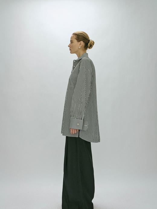 Viktoria Chan｜AW23013 Elisa oversized shirt [ 蓝 / 米 / 白 ] 商品图4