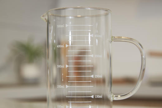耐热玻璃量杯带把手 500ml 商品图1
