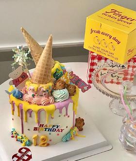 黑巢-卡通色系甜筒蛋糕生日蛋糕