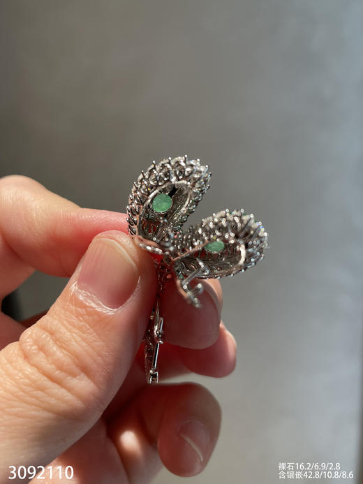 3092110，玻璃飘翠福豆耳坠。具体价格微信咨询 商品图7