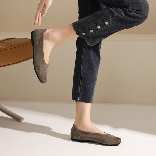 商场同款2023秋新款优雅羊皮绒面平底奶奶鞋浅口时装通勤鞋T23CE34241 商品图0