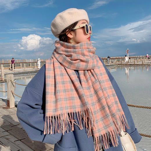 【秋冬必备，保暖护颈】秋冬热卖！仿羊绒，温暖贴心。潮流复古格子，日系简约风。你值得拥有的中长款披肩保暖围巾，不仅时尚百搭，更是爆款必备！ 商品图0