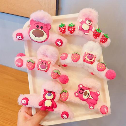 【毛绒可爱发夹❗️多种款式】新款大号卡通鲨鱼夹；百搭款卡通毛绒盘发夹；好用不伤发 出镜率1000+ 商品图3