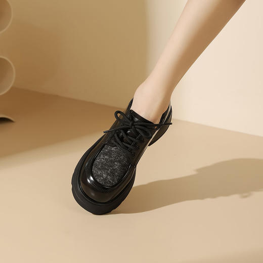 23年秋冬新款欧美风牛仔拼接系带乐福鞋超轻厚底JK制服鞋T23CM34401 商品图3