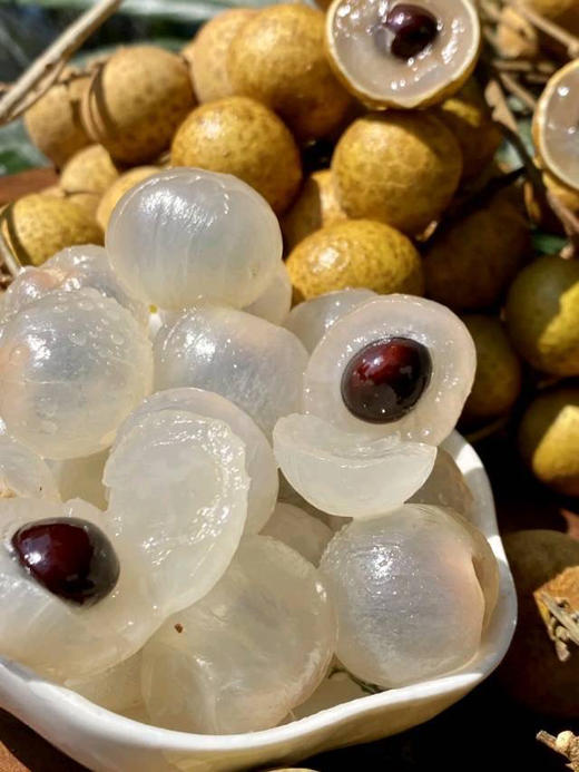 泰国龙眼 白如冰雪透、明如凝脂的瓤肉。轻轻地、轻轻地咬上一口，瓤肉厚而嫩脆，味道甘甜而清香！2斤/盒 商品图1