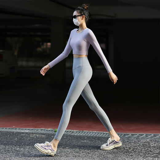 一体式胸垫长袖  无缝针织 亲肤不冰凉  舒适不勒 透气吸汗  显瘦显高 商品图3