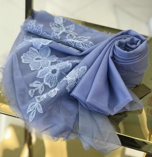 优品堂【木槿依梦】精纺羊毛绣花围巾 商品图7