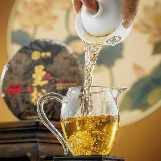 中粮-中茶2023年中茶曼松饼 易武曼松古树黑金普洱生茶357克云南茶叶 /云南干仓直发 商品图1