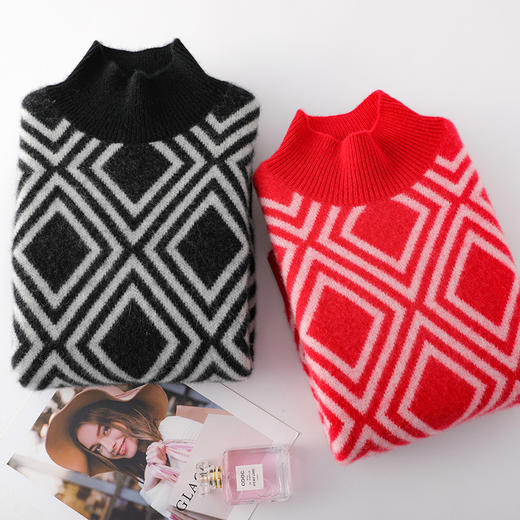 QHJY-JY897复古提花撞色羊毛衫女红色23秋冬套头半高领菱格羊毛打底针织毛衣 商品图2