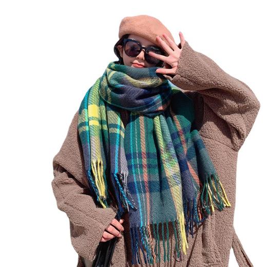 【时光倒流，复古格子围巾女】秋冬必备，百搭经典；双面加厚，融暖入肌；中长款披肩，时尚百变；学生围脖潮，潮流标杆。 商品图5