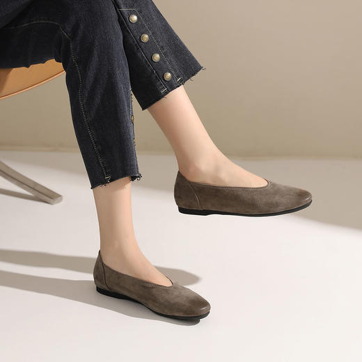 商场同款2023秋新款优雅羊皮绒面平底奶奶鞋浅口时装通勤鞋T23CE34241 商品图1