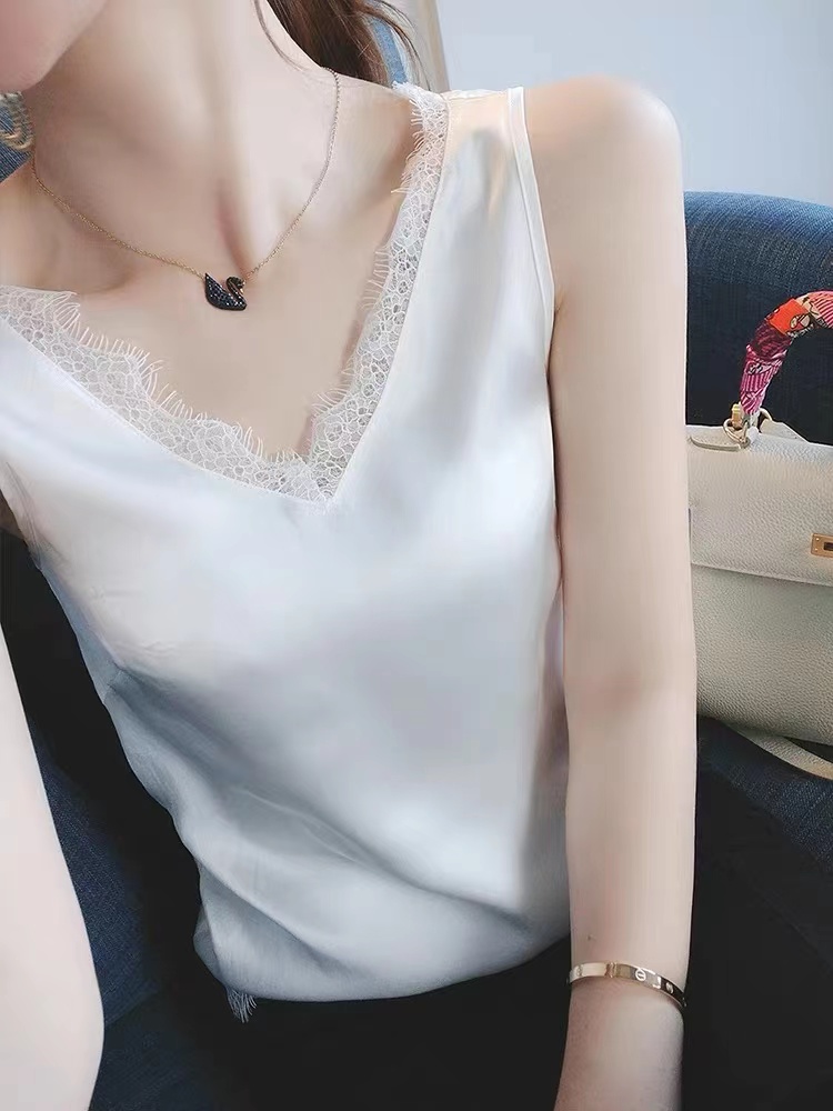 B7001       气质吊带蕾丝拼接内搭西装背心（蕾丝边有差异，特价不退换）