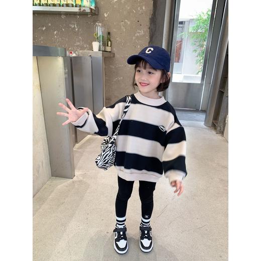 【条纹洋气又百搭！舒适保暖】百搭儿童装宝宝秋冬季上衣卫衣童装，温暖舒适又时髦；温暖守护 绽放新时尚，条纹元素勾勒出小公主的俏丽身姿lm 商品图0