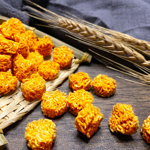 【鲜香四溢香脆爽口！拉面丸子】300g箱装干吃面吃货解馋小零食休闲食品办公室小吃健康 商品图1