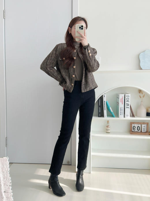 遮胯显瘦的九分烟管裤，高腰穿上显高显腿直！定制高弹牛仔布，适中厚度很适合秋冬穿，无紧绷感不卡裆，配打底衫、衬衫、毛衣、大衣、羽绒服都很好看！黑色/复古蓝 S/M/L/XL 商品图5