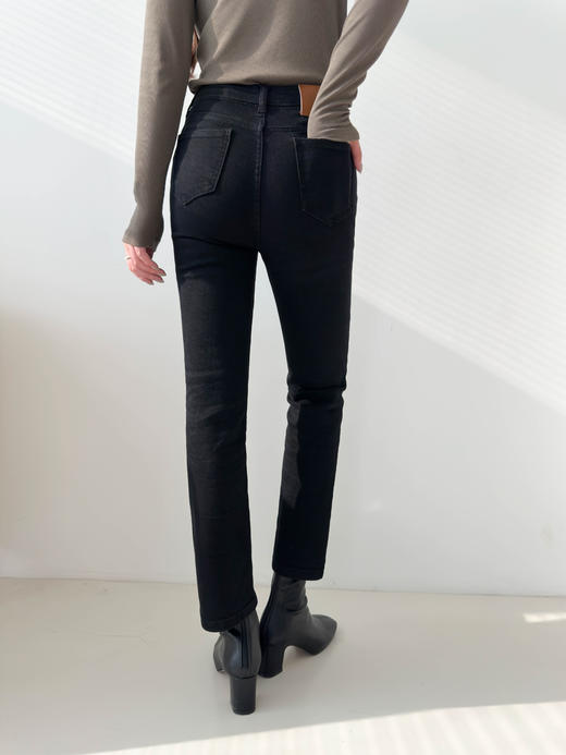遮胯显瘦的九分烟管裤，高腰穿上显高显腿直！定制高弹牛仔布，适中厚度很适合秋冬穿，无紧绷感不卡裆，配打底衫、衬衫、毛衣、大衣、羽绒服都很好看！黑色/复古蓝 S/M/L/XL 商品图4