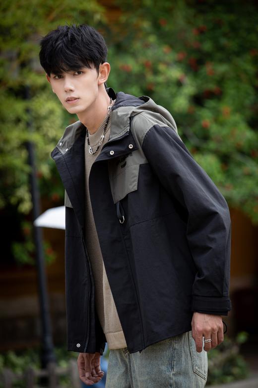 W332172819拼接连帽夹克 商品图4