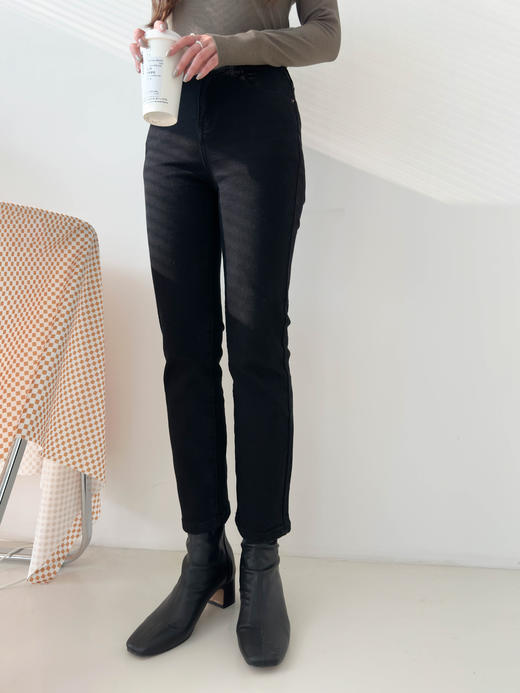 遮胯显瘦的九分烟管裤，高腰穿上显高显腿直！定制高弹牛仔布，适中厚度很适合秋冬穿，无紧绷感不卡裆，配打底衫、衬衫、毛衣、大衣、羽绒服都很好看！黑色/复古蓝 S/M/L/XL 商品图3