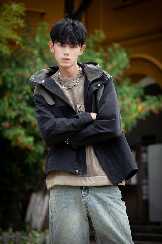 W332172819拼接连帽夹克 商品图3