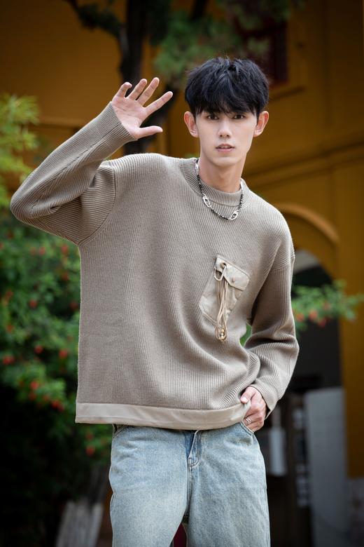 W332843188拼接圆领套头针织衫 商品图3