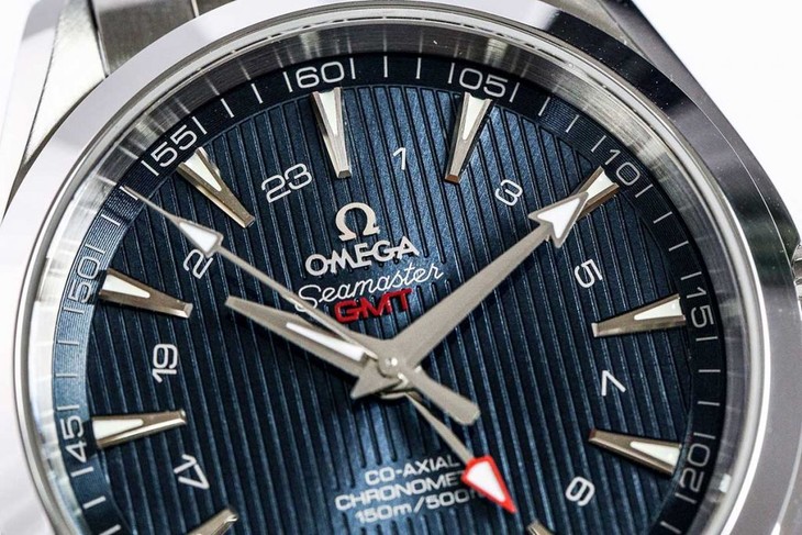 VS厂欧米茄海马系列150米GMT蓝盘复刻腕表细节评测