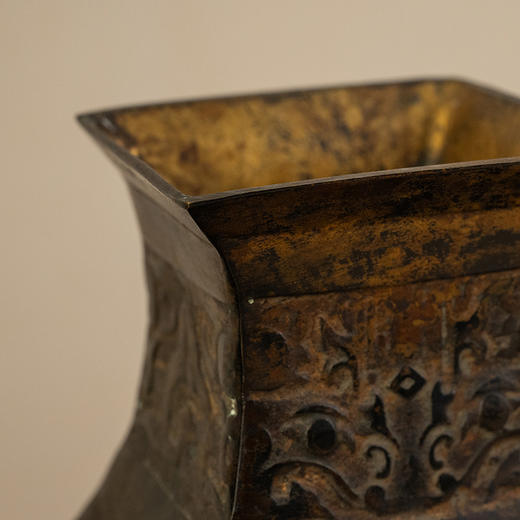 清 铜兽面蕉叶纹环耳方尊（一对） 商品图2