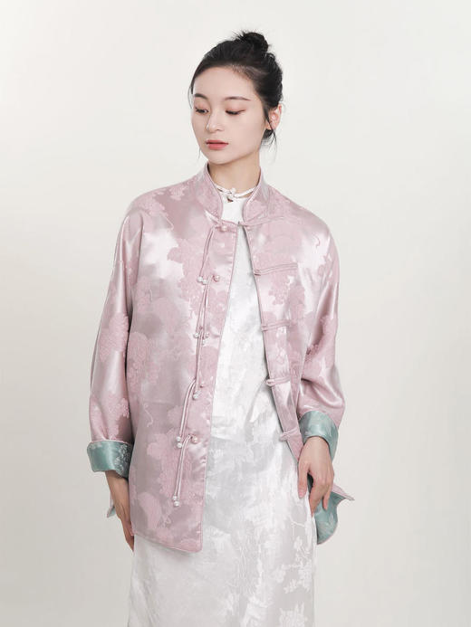 微瑕秒杀|  盛唐牡丹 | 松鼠葡萄真丝立领对襟外套(夹棉)[特价品](特殊商品不退不换) 商品图0