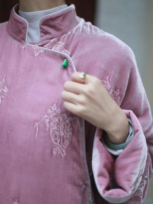 下架不再制作了//盛唐牡丹 |真丝丝绒绣花斜襟上衣 (夹棉) 商品图12