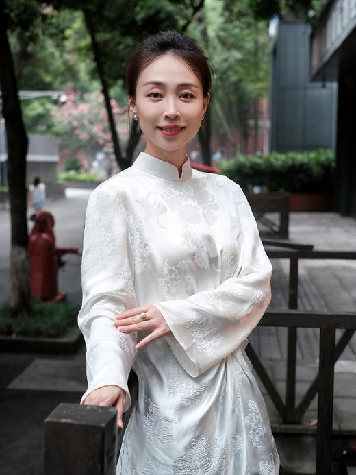 微瑕秒杀|  盛唐牡丹|真丝冠乐绉褶皱款上衣-白色 [特价品](特殊商品不退不换) 商品图2