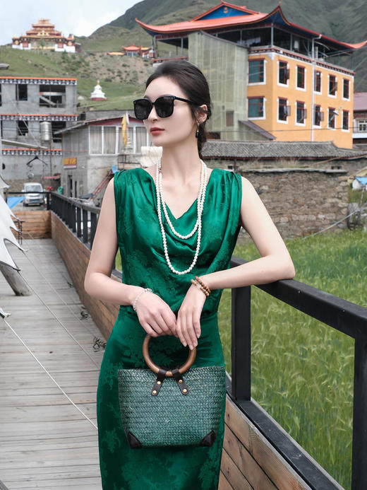 盛唐牡丹 |真丝梅兰竹菊荡领长裙 商品图5