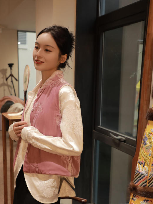 盛唐牡丹 |双面穿真丝丝绒绣花马甲（不夹棉） 商品图3