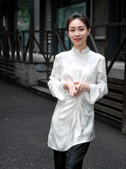 微瑕秒杀|  盛唐牡丹|真丝冠乐绉褶皱款上衣-白色 [特价品](特殊商品不退不换) 商品图0