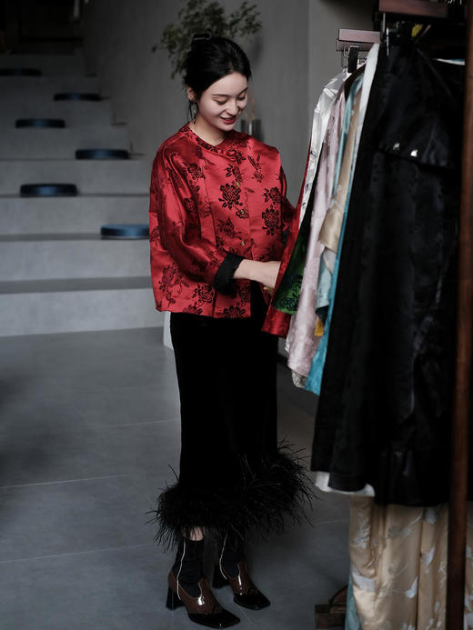 盛唐牡丹 |朱樱红蝶恋花漳绒外套 商品图4