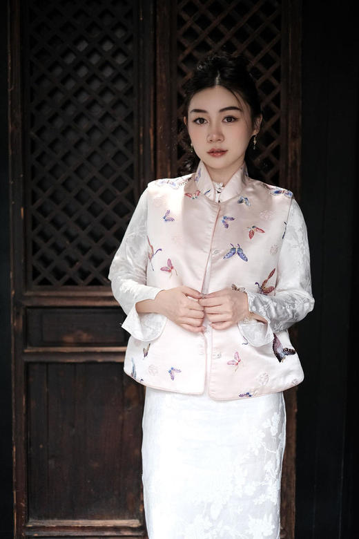 盛唐牡丹|真丝缎手推绣百蝶纹样马甲 商品图0