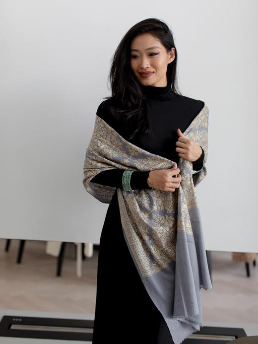 CG｜Pakistani Embroidered Scarf [真丝羊毛刺绣披肩围巾 驼底金绣 / 黑底金绣 / 灰底金绣] 商品图3