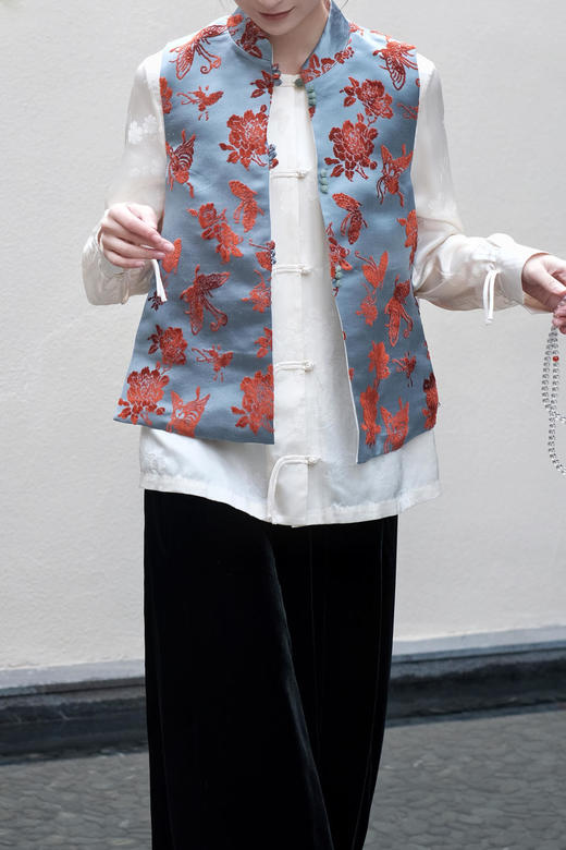 盛唐牡丹 |真丝漳绒立领新中式马甲-冰蓝底-铁锈红纹 商品图2