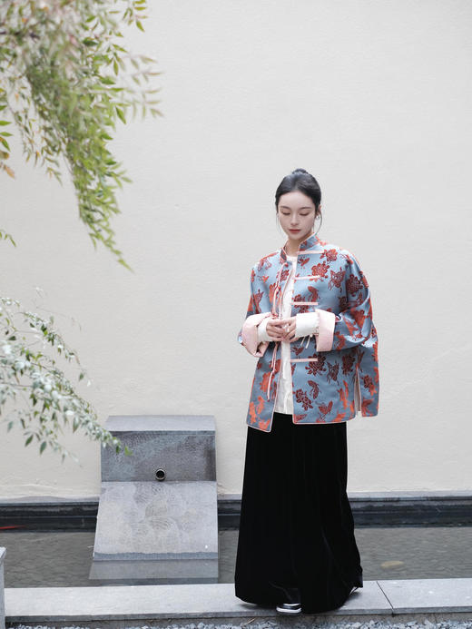 盛唐牡丹 |真丝漳绒立领新中式外套-冰蓝底 商品图8