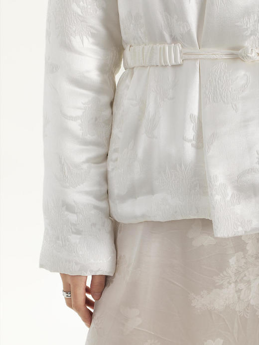 微瑕秒杀| 盛唐牡丹 | 真丝压皱提花高领夹棉外套[特价品](特殊商品不退不换) 商品图9