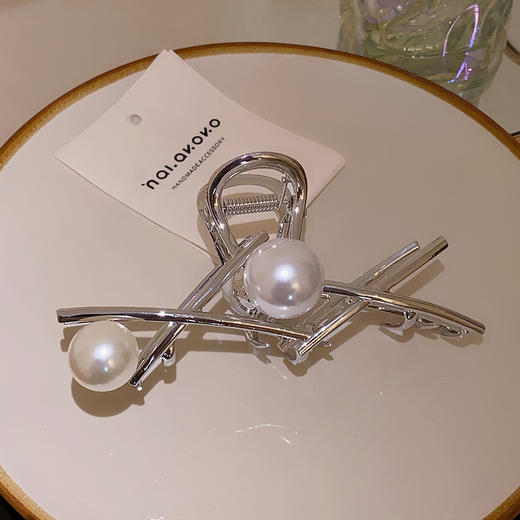 2023新款【珍珠交叉发夹】后脑勺金属发卡夹  气质发夹头饰  大号鲨鱼夹 商品图7