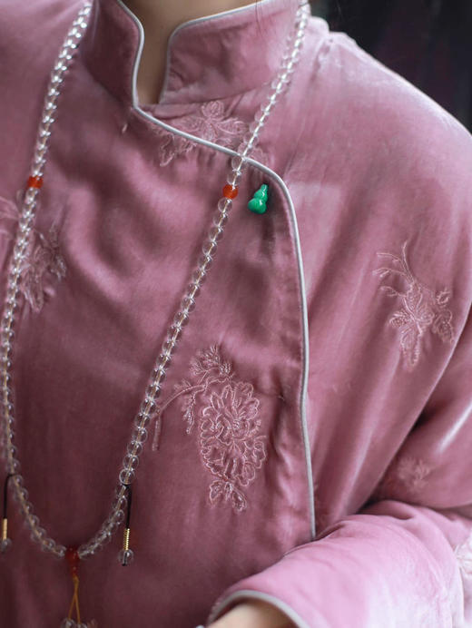 下架不再制作了//盛唐牡丹 |真丝丝绒绣花斜襟上衣 (夹棉) 商品图11