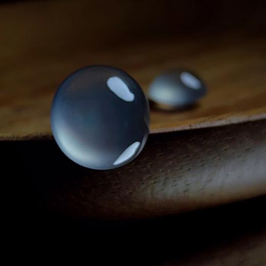 翡翠玻璃种白钢大蛋面 商品图3