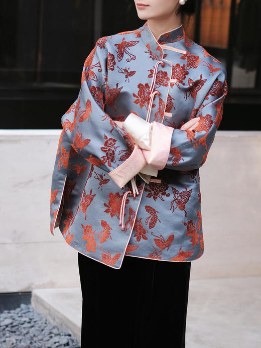 盛唐牡丹 |真丝漳绒立领新中式外套-冰蓝底 商品图0
