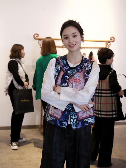 下架|高货限量款| 盛唐牡丹 |重缎真丝三蓝绣坎肩 [特价品] 商品图1