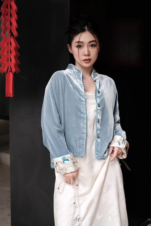 微瑕秒杀| 盛唐牡丹 |真丝丝绒浅蓝短上衣[特价品](特殊商品不退不换) 商品图3