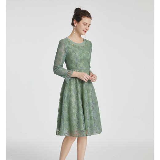 司歌羽毛蕾丝圆领长袖弹力连衣裙A881314 商品图2