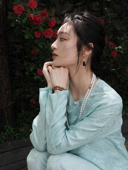 盛唐牡丹 |真丝花罗莺歌蝶舞女上衣 商品图1