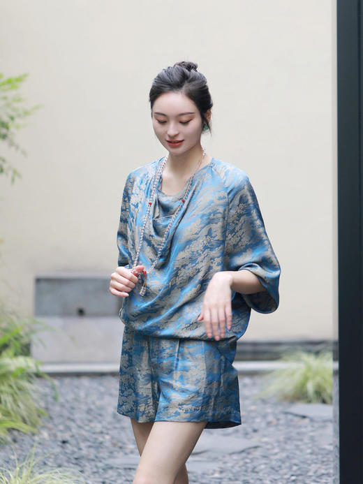 盛唐牡丹 |深蓝清明上河图真丝提花荡领女上衣 商品图6