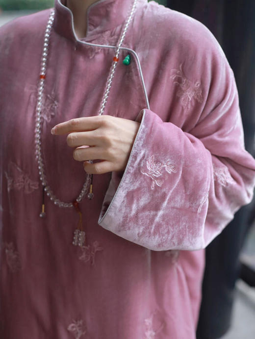 下架不再制作了//盛唐牡丹 |真丝丝绒绣花斜襟上衣 (夹棉) 商品图13